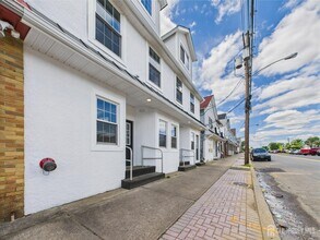 10 W Railroad Ave in Jamesburg, NJ - Building Photo - Building Photo