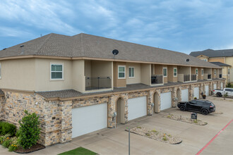 Magnolia Townhomes in Burleson, TX - Building Photo - Building Photo