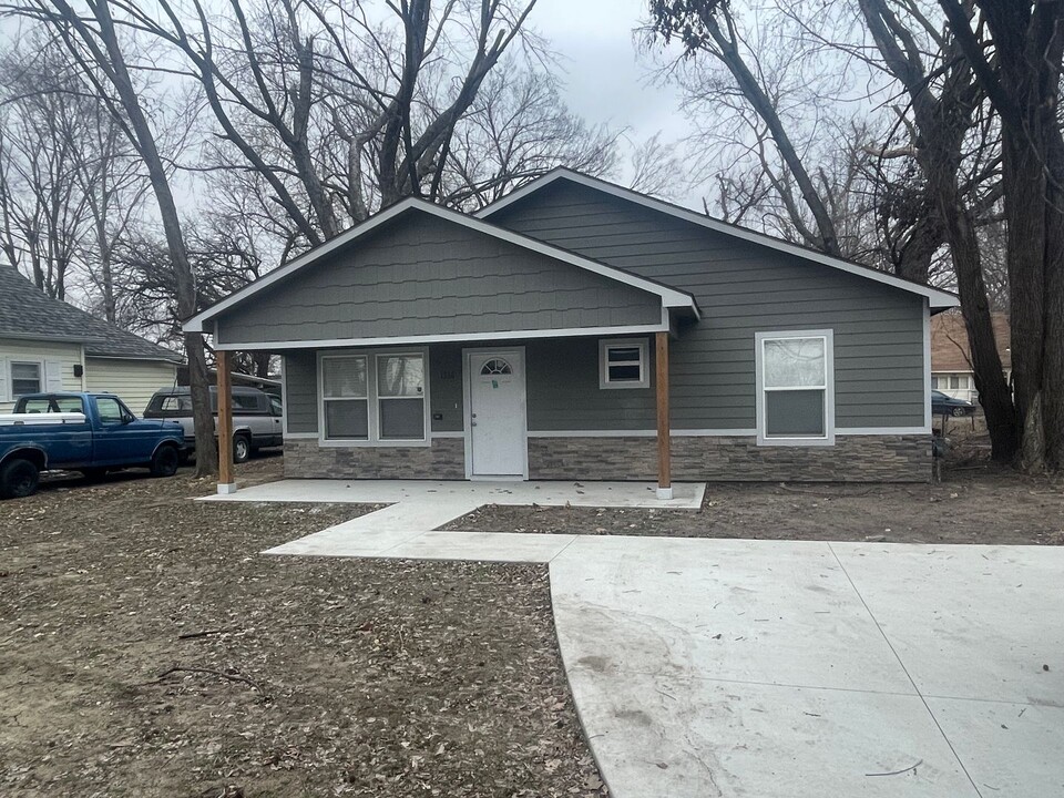 1336 NE Michigan Ave in Topeka, KS - Building Photo