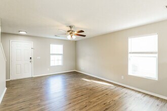 2803 Creekbend Dr in Nashville, TN - Building Photo - Building Photo