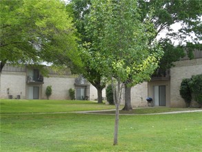 Camino Del Rey Apartments in Del Rio, TX - Foto de edificio - Building Photo