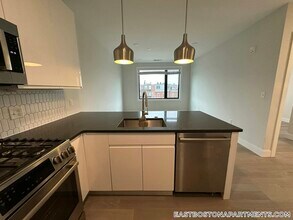 152 Liverpool St in Boston, MA - Foto de edificio - Building Photo