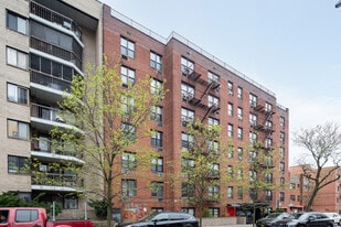 13438 Maple Ave in Flushing, NY - Building Photo