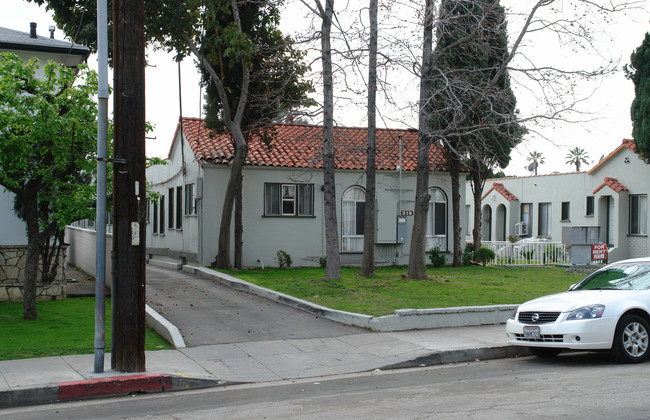 312-318 E Palmer Ave in Glendale, CA - Foto de edificio - Building Photo