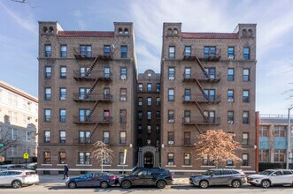 Bay View Court in Brooklyn, NY - Foto de edificio - Building Photo