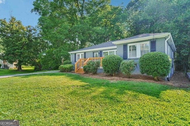 125 Chappell Rd SW in Atlanta, GA - Foto de edificio - Building Photo