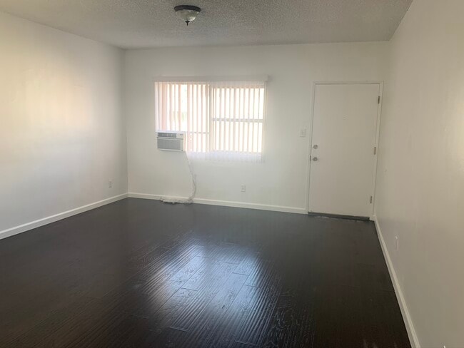 1330 S Wilton Pl, Unit #9 in Los Angeles, CA - Building Photo - Building Photo