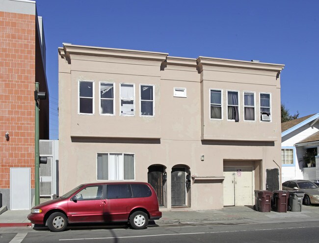 5012 Bancroft Ave in Oakland, CA - Foto de edificio - Building Photo