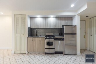 330 E 93rd St in New York, NY - Building Photo - Building Photo