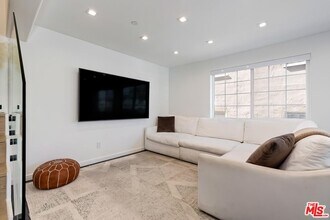 1521 S Hayworth Ave in Los Angeles, CA - Building Photo - Building Photo