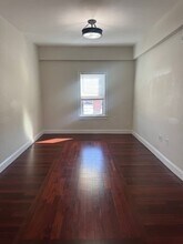 290 Broadway in Somerville, MA - Foto de edificio - Building Photo