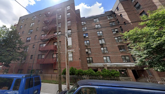 41-42-42 Elbertson St