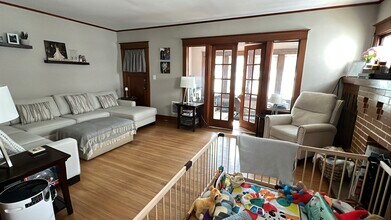 243 COMMONWEALTH AVE, Unit UPPER in Buffalo, NY - Building Photo - Building Photo