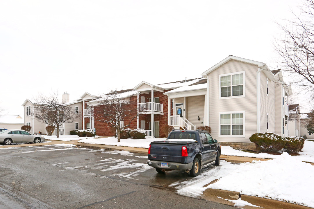 Northway Pines Apartments in DeWitt, MI - Building Photo