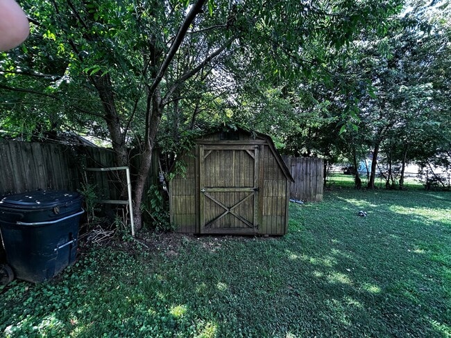 1605 Overton St in Nashville, TN - Building Photo - Building Photo
