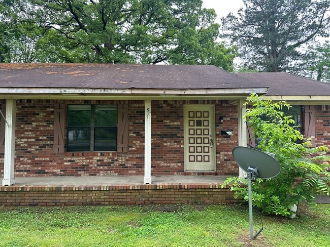 property at 829 Glendale Rd
