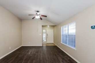 7239 Calcutta Spring Dr in Houston, TX - Building Photo - Building Photo