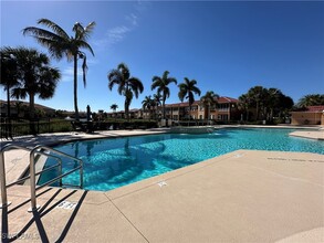 10281 Via Colomba Circle in Ft. Myers, FL - Foto de edificio - Building Photo