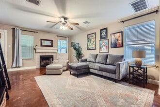 1125 Strickland Dr in Austin, TX - Building Photo - Building Photo