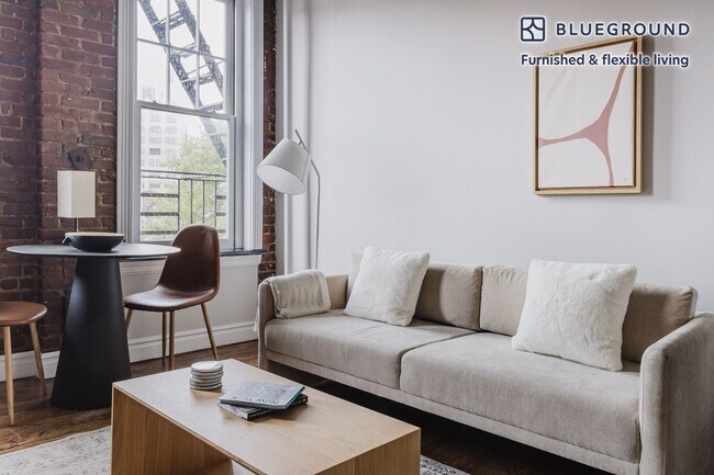 51 Leroy St in New York, NY - Building Photo - Building Photo