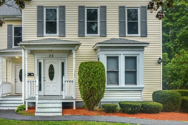35 School St in Northborough, MA - Building Photo - Building Photo