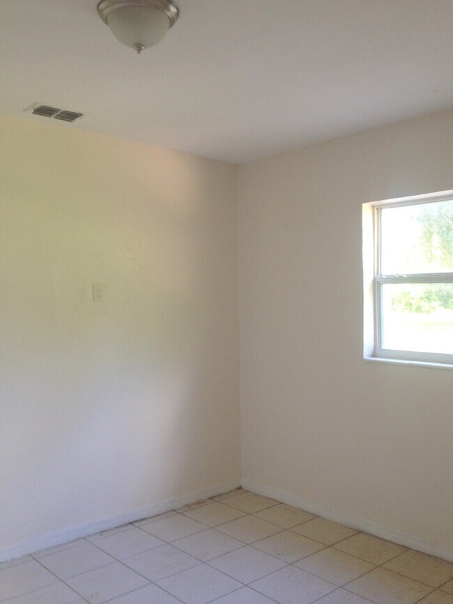 38510 New Haven Dr in Dade City, FL - Building Photo - Building Photo