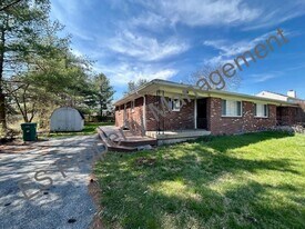 2464 Tansel Rd in Indianapolis, IN - Building Photo