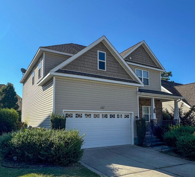 127 Lightwater Dr in Aberdeen, NC - Building Photo - Building Photo