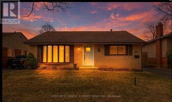 608 Thornwood Ave in Burlington, ON - Building Photo