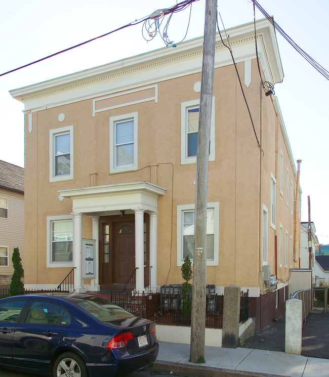 209 Franklin St in Fall River, MA - Building Photo - Building Photo