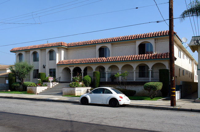 138th Street Apartments in Hawthorne, CA - Building Photo - Building Photo