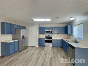 10242 Hugue Way in Charlotte, NC - Building Photo - Building Photo