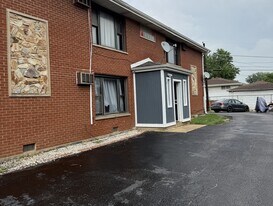 7719 Roberts Rd in Bridgeview, IL - Building Photo