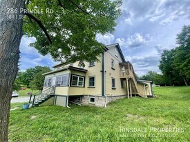 286 Prindle Rd in Charlotte, VT - Building Photo