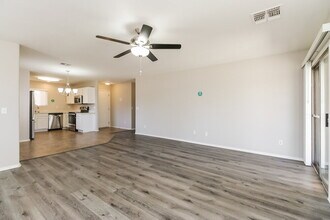 1109 E Silversmith Trail in San Tan Valley, AZ - Building Photo - Building Photo