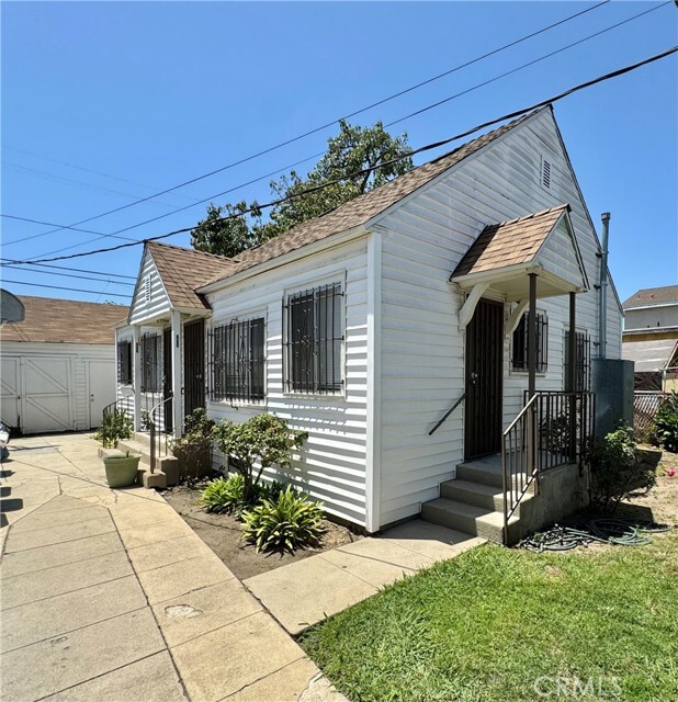 1045 N Oxford Ave in Los Angeles, CA - Foto de edificio - Building Photo