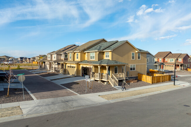 Dove Village Paired by Lennar Homes in Parker, CO - Foto de edificio - Building Photo