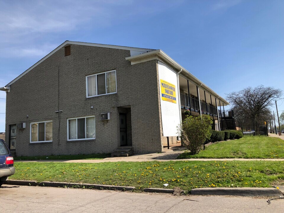 9730 Wyoming Ave in Detroit, MI - Building Photo