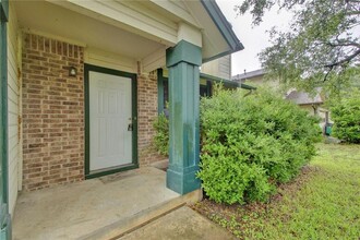 8104 Cache Dr in Austin, TX - Building Photo - Building Photo