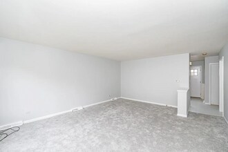 9543 Sumac Rd in Des Plaines, IL - Building Photo - Building Photo