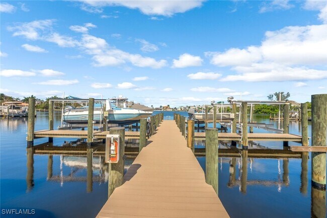 226 3rd St in Bonita Springs, FL - Building Photo - Building Photo