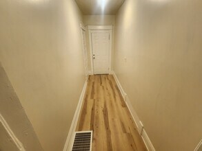 216 Adams St, Unit 1 in Rockford, IL - Building Photo - Building Photo