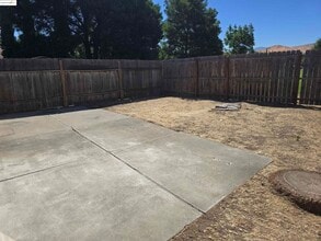 164 E Trident Dr in Pittsburg, CA - Building Photo - Building Photo
