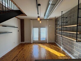 3205 N Davidson St, Unit 205 in Charlotte, NC - Building Photo