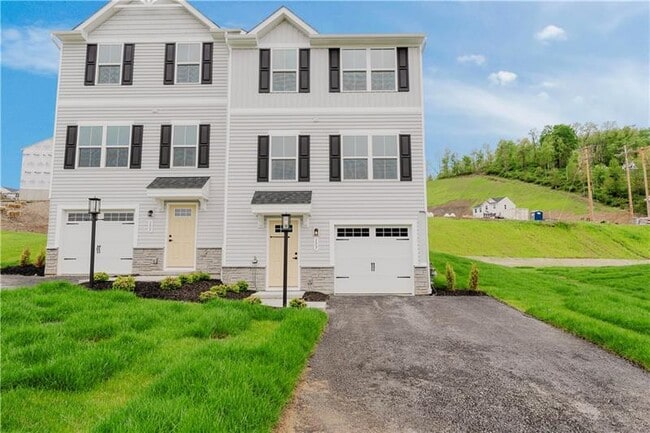 157 White Oak Dr in Evans City, PA - Building Photo - Building Photo