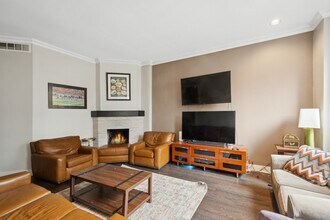 1302 N Cleveland Ave in Chicago, IL - Building Photo - Building Photo