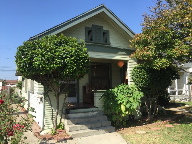 6306 Crescent St in Los Angeles, CA - Building Photo - Building Photo