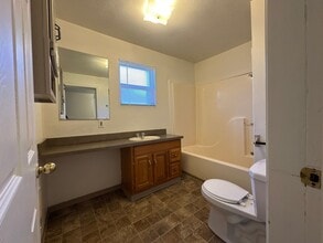 1545 Crescent Ave in Klamath Falls, OR - Building Photo - Building Photo