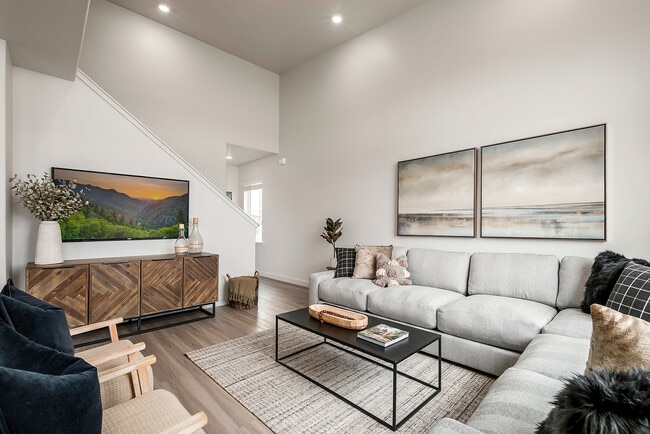 Railrunner Townhomes in Roy, UT - Foto de edificio - Building Photo