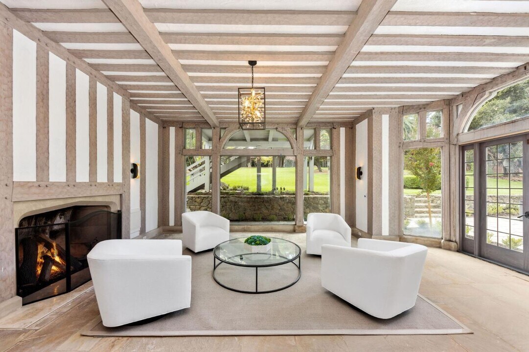 85 Fagan Dr in Hillsborough, CA - Building Photo